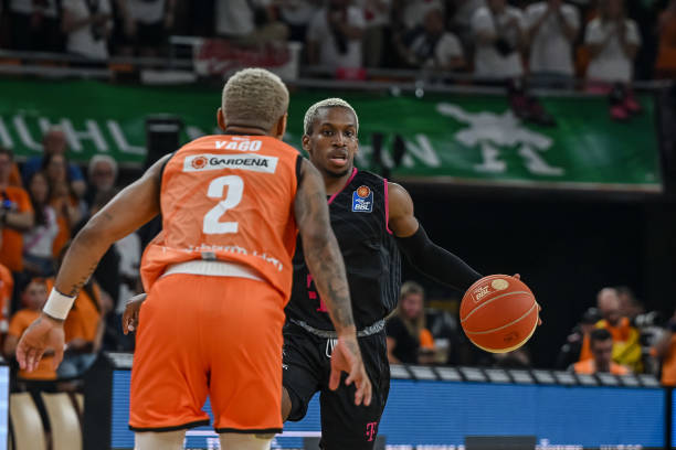 是客套寒暄 是客套寒暄