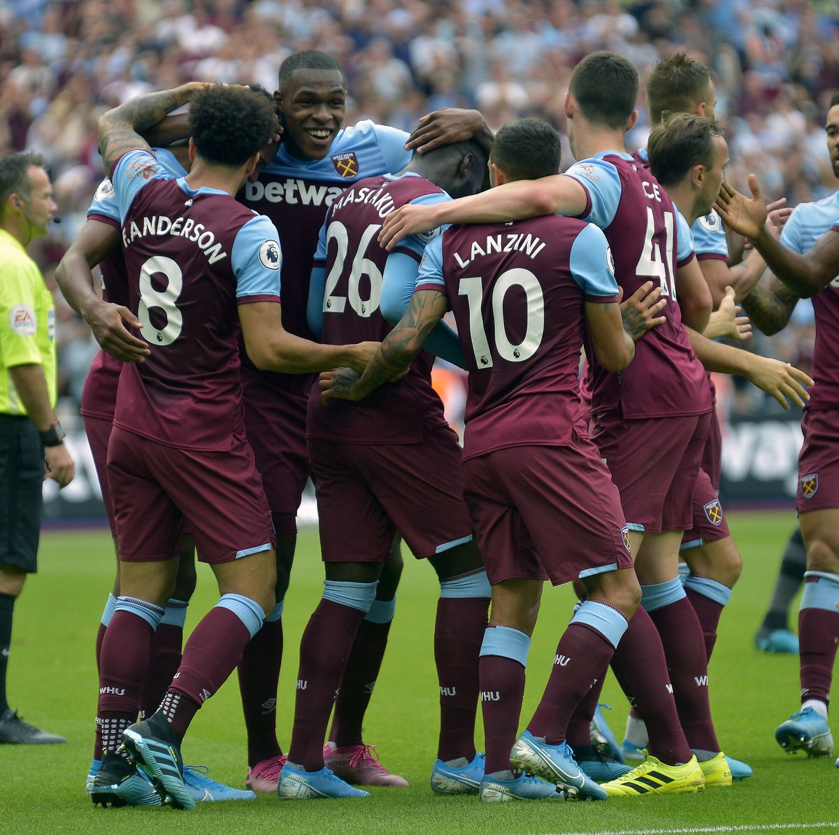 被击中眼部 被击中眼部