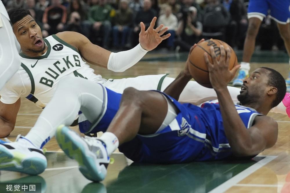 他在场上的 他在场上的